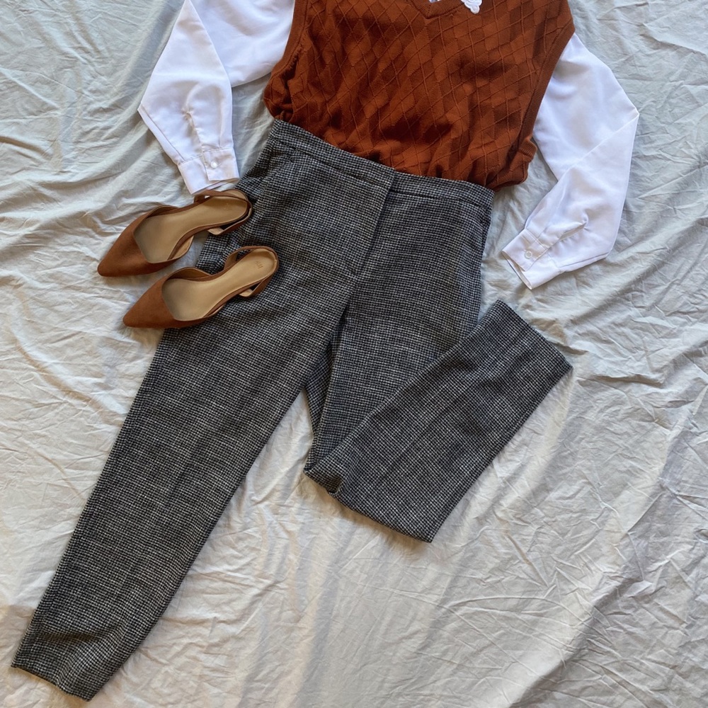 NWOT H&M 6 Grey Patterned Trousers